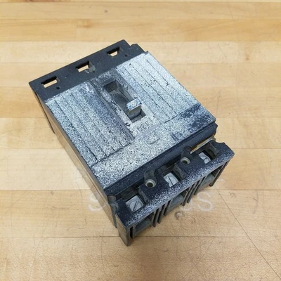 Disyuntor General Electric TEF134100, 100 amperios, 3 polos, 480 VCA - USADO Foto 1 de 4