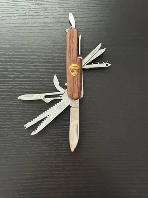 Cuchillo utilitario vintage de grano de madera Mackinac Island con (11) herramientas Foto 1 de 4