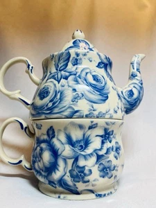 Harry & David Tea For One Stacking BLUE CHITZ ROSE Floral Teapot & Cup 2005 NEW - Picture 1 of 10