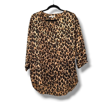Camiseta para mujer Adrienne Vittadini Collection estampado de leopardo cuello en V manga 3/4 pequeña Foto 1 de 4