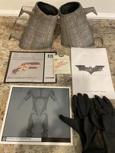 Batman Begins Movie Prop Replica - Picture 1 of 7