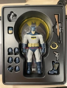 Batman:The Dark Knight Returns Action Figure Model Collectible Limited MEZCO - Picture 1 of 8