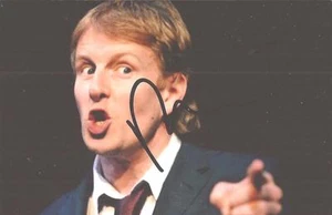 FOTO RETRATO 6x4 firmada por Patrick Kielty y comediante * certificado de autenticidad  - Imagen 1 de 1