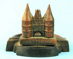 CENICERO HOLSTENTOR LUBECK ALEMANIA VINTAGE METAL RECUERDO CONSTRUCCIÓN PUERTA MEDIEVAL - Imagen 1 de 9