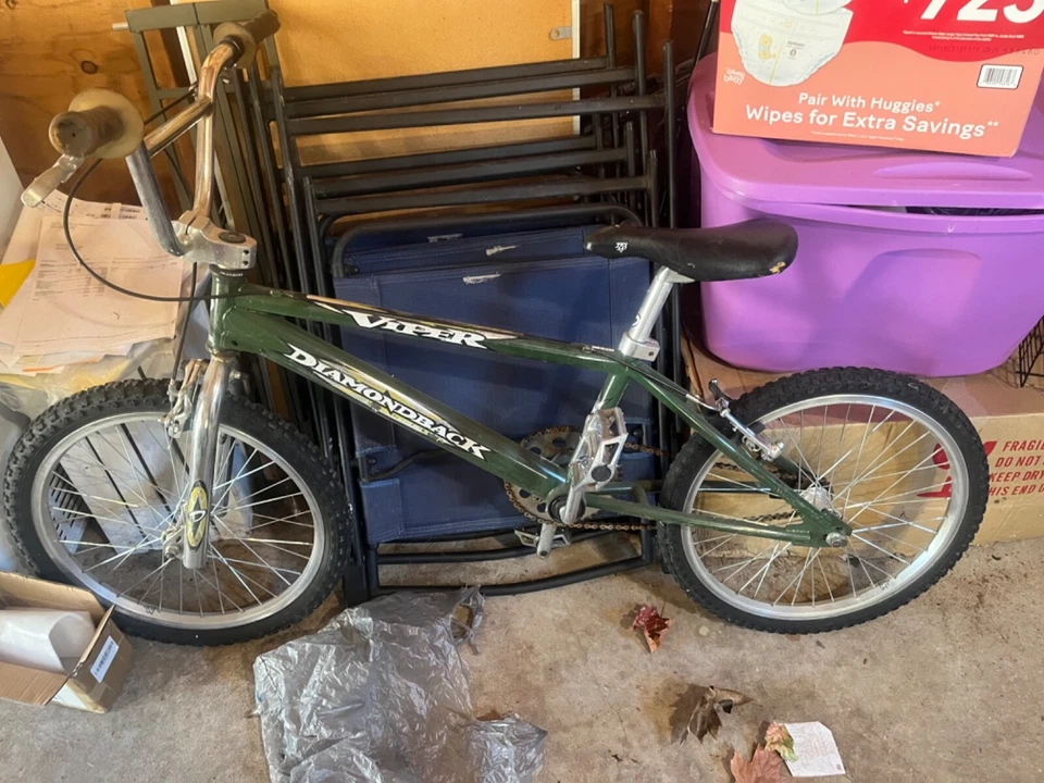 My phone number is 9065531358vintage dimondback bike selling 250 obo it’s green  - Image 1 of 1