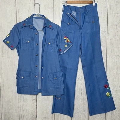 Conjunto de Traje Bordado Arco Iris Denim Años 70 Hecho a Mano De Colección *Necesita Reparación* Foto 1 de 4