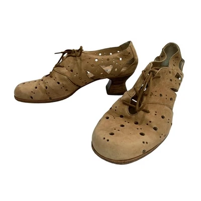Vintage Peter Fox Tan Nubuck Perforated Leather Heeled Oxfords | 9.5 - Image 1 of 4