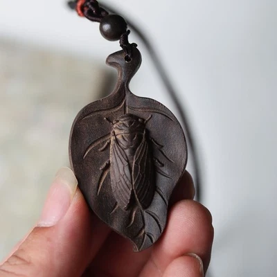 Colgante de madera de agar cigarra tallada en madera collar coche colgante amuleto adorno regalo Foto 1 de 4