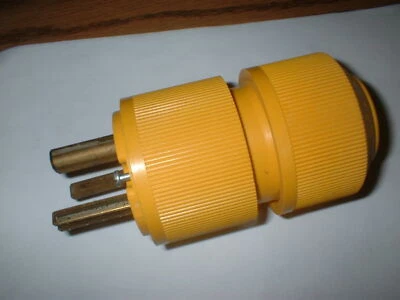 GE Hubbell GED0531 Strt. Blade Twist Plug 2Pole 3Wire 30A 125V 5-30PZ  - Image 1 of 3