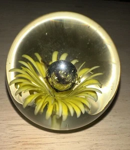 VTG ART GLASS PAPERWEIGHT  Controlled Bubble Yellow Flower   2”x 2” - Picture 1 of 7