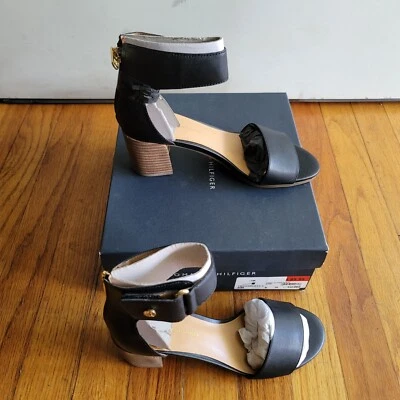 Zapatos para mujer Tommy Hilfiger Charlot sandalias de cuero negro con tiras talla 6 M Foto 1 de 4
