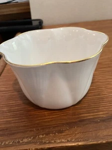 SHELLEY 3 INCH SCALLOPED WHITE BOWL WITH GOLD EDGE - Picture 1 of 4