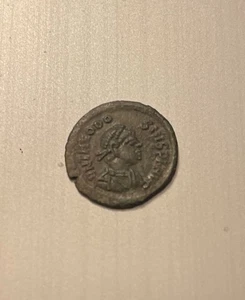 Antigua moneda romana corona anverso Teodosio I AE4 - Imagen 1 de 2