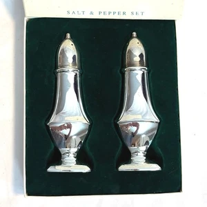 Vintage Oneida Chippendale Silverplate Salt & PepperShaker Set NEW - Picture 1 of 4