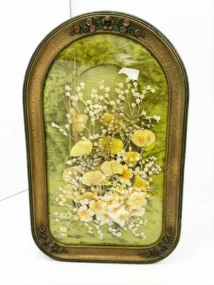 Antigua caja victoriana grande de vidrio convexo con flores de seda marco abovedado conmemorativo Foto 1 de 4