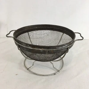 Old FarmHouse Vtg Metal 7" Wire Handle Frame Stand Kitchen Tool Colander - Picture 1 of 5