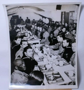 WWII FDR Lunches at Enlisted Men's Mess Official Archive Photo 1944 - Picture 1 of 4
