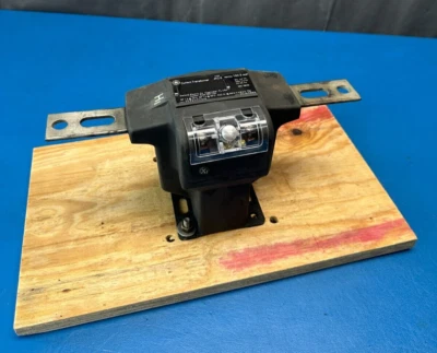 General Electric Type JKC-3 Ratio 100:5A Current Transformer 753X002009 - Image 1 of 4