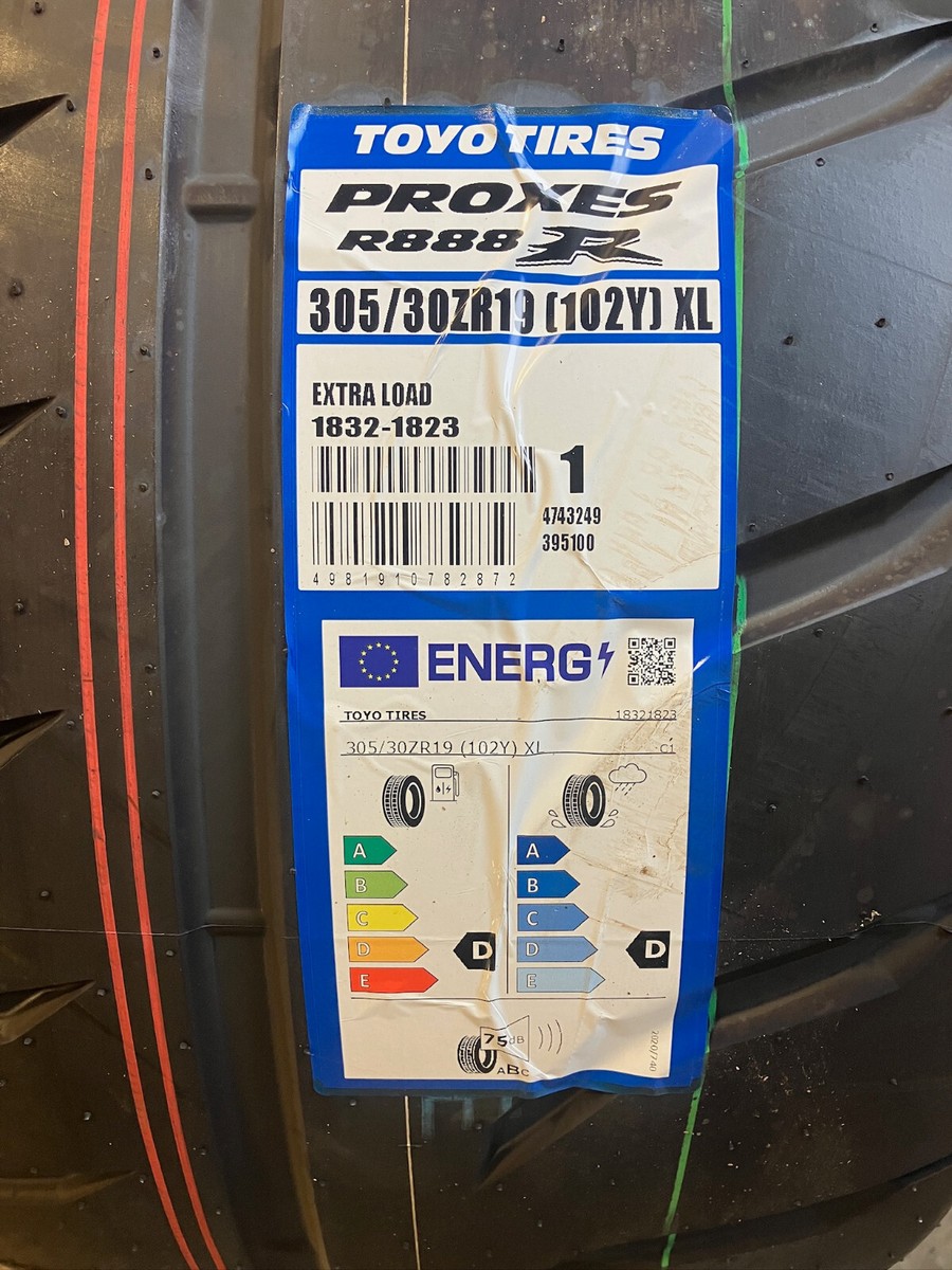 OZ クロノ 15￼￼￼￼インチ pcd100 投げ込む Toyo r888rバリ山