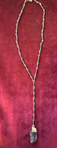 VETEMENTS Collana con ciondolo ametista grezza e cristallo viola perline color oro 16"" e 4