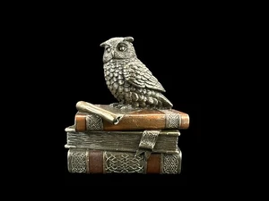 KLEINE EULENBOX AUF VERONESISCHE BÜCHERN (WU75509A4) - Bild 1 von 11