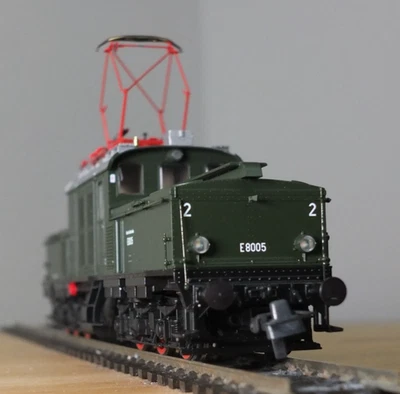 Roco 63870 HO gauge DRG E80 electric locomotive in DR livery - Image 1 of 4