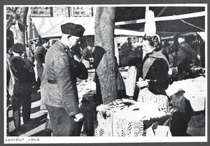 1977 -- LORIENT . AU MARCHE EN 1942. 4C522 - Bild 1 von 1