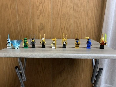 My Lego Ninjago, siete dólares por uno. Todo en la imagen incluido Foto 1 de 4