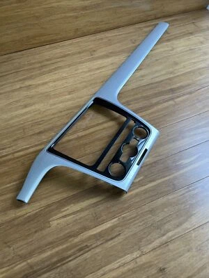 Panel de ajuste de radio Volkswagen Passat 2012-2015 OEM 561858336 *NOTA* Foto 1 de 4