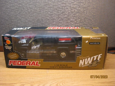 1/18 2002 CHEVROLET SUBURBAN ERTL, «NWTF КОМАНДЫ ФЕДЕРАЛЬНЫЕ БОЕПРИПАСЫ», ЧЕРНЫЙ # 29262P - Изображение 1 из 4