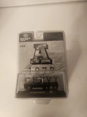 1973 CHEVROLET CHEYENNE 10 Black/White - 1/64 - M2 Machines - Image 1 of 4
