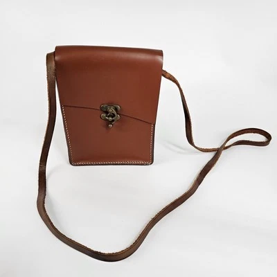 Antiguo estuche bandolera delgado pequeño de cuero genuino para teléfono celular pestillo oscilante Foto 1 de 4