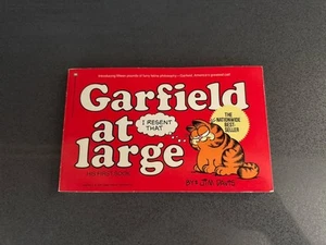 GARFIELD AT LARGE HIS FIRST BOOK - By JIM DAVIS 1980 First Ed Paperback VG - Picture 1 of 6