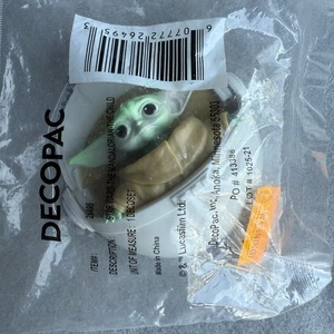 DECOPAC Star Wars - Il Mandaloriano Il Bambino - Baby Yoda Cake Topper Un Giocattolo - Foto 1 di 2