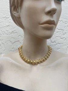 NAPIER VINTAGE SIGNED GOLD TONE ELEGANT 16.5” CHOKER NECKLACE - Picture 1 of 4