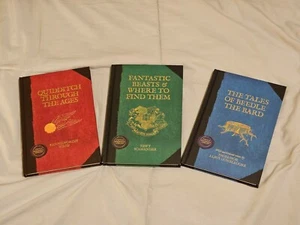 Hogwarts Library: 3 Book Set Fantastic Beasts, Quidditch, Beedle Bard - Bild 1 von 2