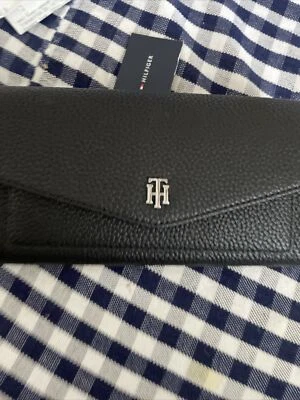 New Tommy Hilfiger Womens Leather Wallet Clasp Black 10 Slots Designer - Image 1 of 4