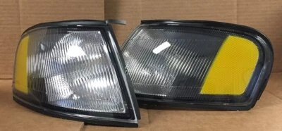 Amber Side Corner Lights Black Housing Lamps For 1995-1999 Nissan Sentra / 200SX - Image 1 of 2