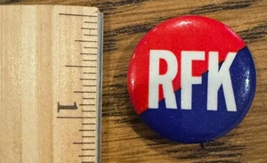 "Botón de campaña Pinback vintage RFK Robert F Kennedy 1968 rojo azul 1,25""" - Imagen 1 de 2