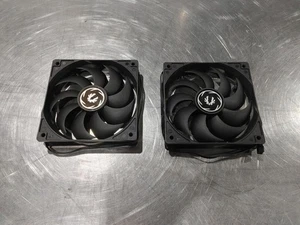 GOOD CONDITION Lot of 2 BitFenix 120mm 12V PC Case Fans Black - Afbeelding 1 van 3
