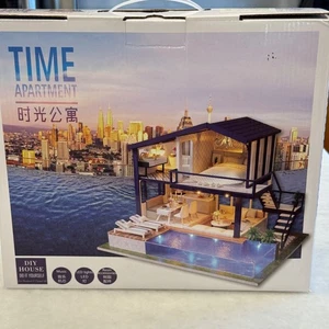 DIY Miniatur Zeit Wohnung Puppenhaus Kit mit LED Lichter & Musik bauen Neu - Bild 1 von 9