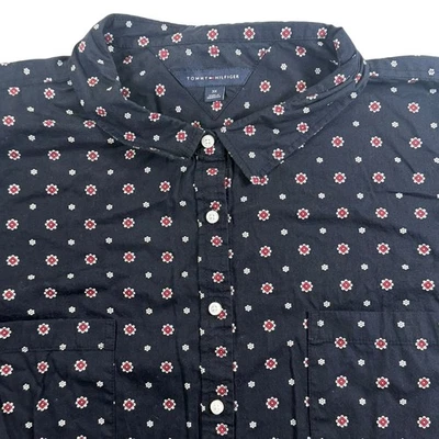 Camisa feminina Tommy Hilfiger azul marinho floral manga curta com botões plus size 3X - Imagem 1 de 4