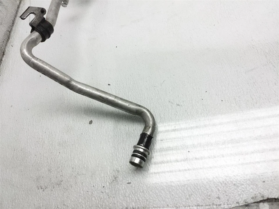 Tubo de manguera líquido de succión aire acondicionado Toyota Matrix 2003-2004 88712-02220 Foto 1 de 4