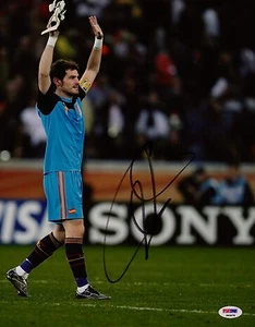 IKER CASILLAS SIGNED SPAIN 2010 WORLD CUP 11X14 PHOTO PSA COA P45678 - Picture 1 of 2