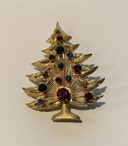 TRAUMHAFTE VINTAGE BROOKS DRAHTARBEIT CHRISTBAUM BROSCHE MIT FARBIGEN STRASSSTEINEN - Bild 1 von 3
