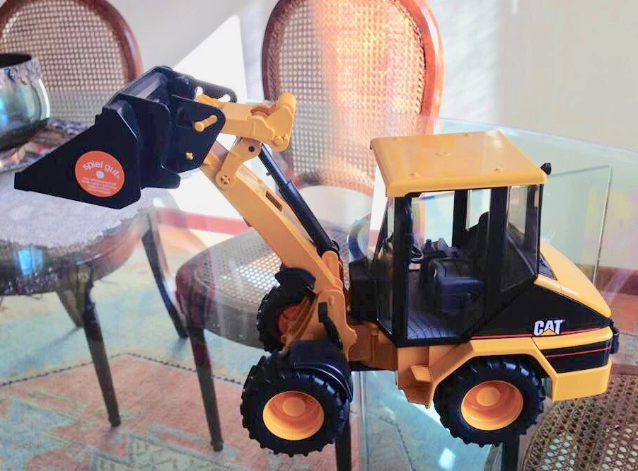 ESCAVATORE GOMMATO CAT - BRUDER 1/16 - Immagine 1 di 1