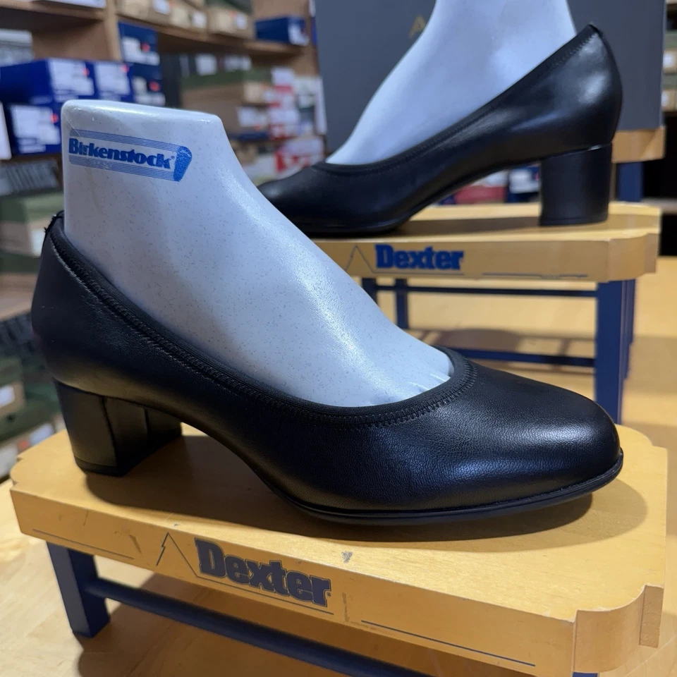 Aravon Career Dress Pump CH8979 Womens Black Wide Leather Pumps Heels size 8.5