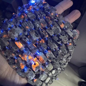 Piedra de fuego de llama natural UV brillante Yooperlite cuentas sueltas para hacer joyas - Imagen 1 de 25