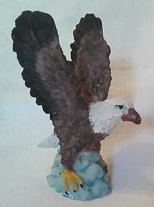 Small Resin Eagle Statue - Picture 1 of 6