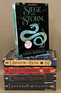 NEW! Shadow and Bone: Discover the Grishaverse 5 Book Set Loose Nobx - Picture 1 of 1
